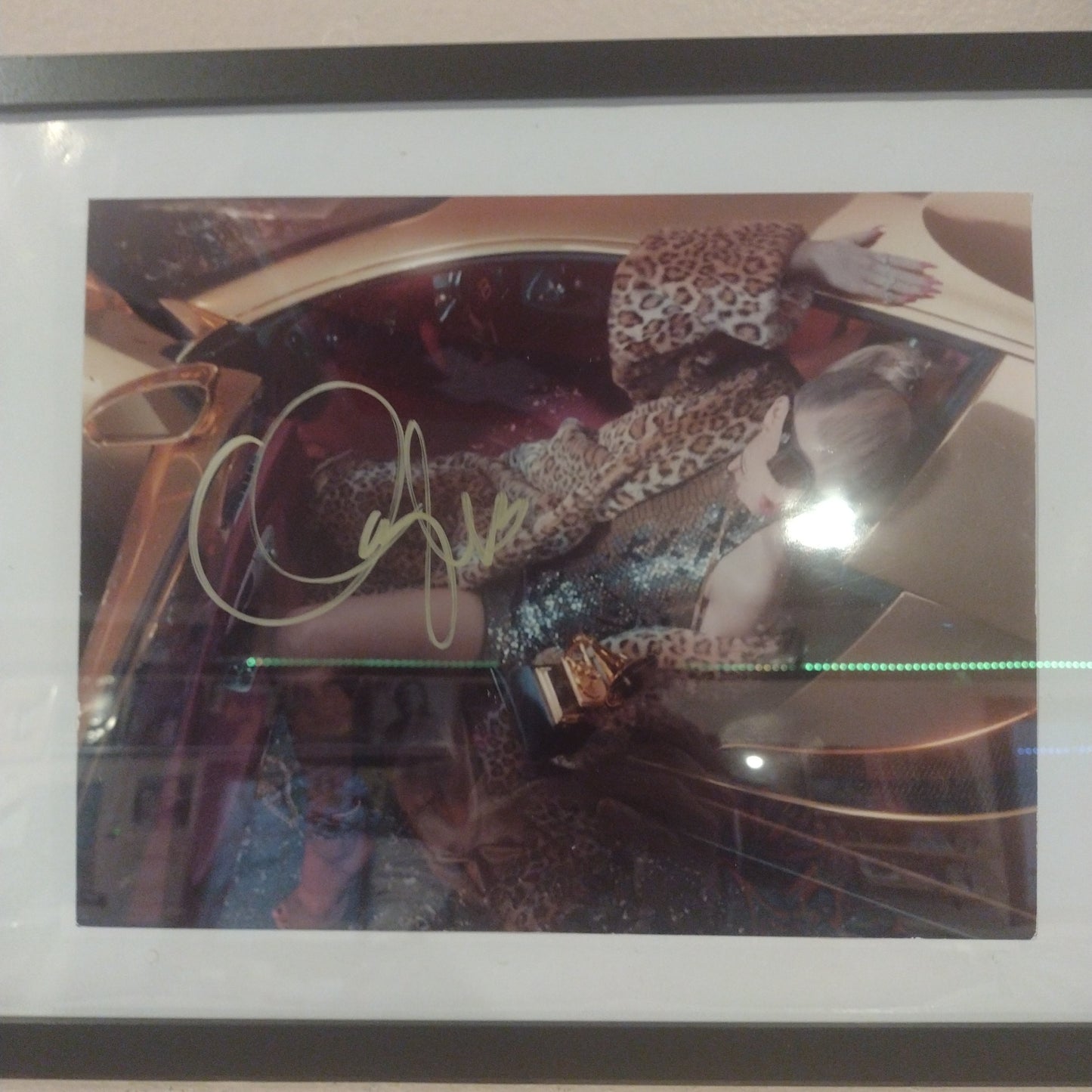 Taylor swift signed photo